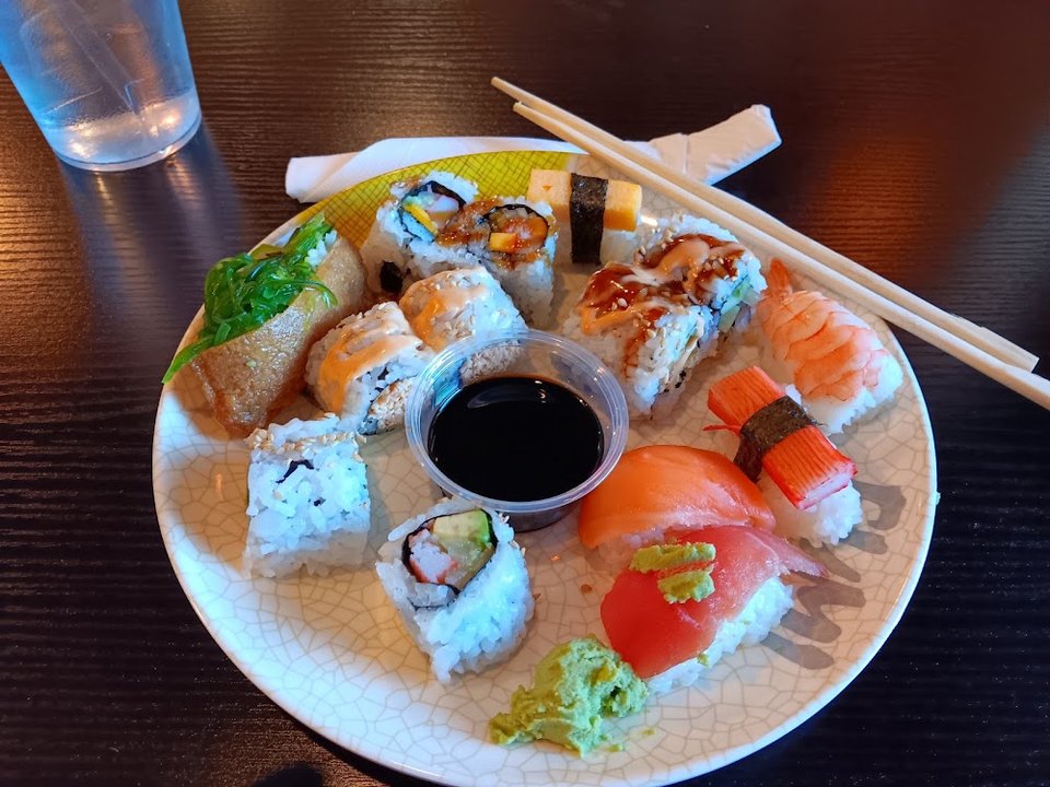 Sushi and Sashimi Combo